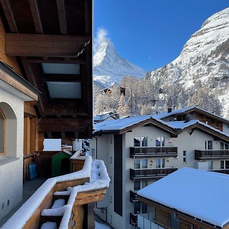 Haus Tiefbach - Apartment Cervino Zermatt Exteriör bild