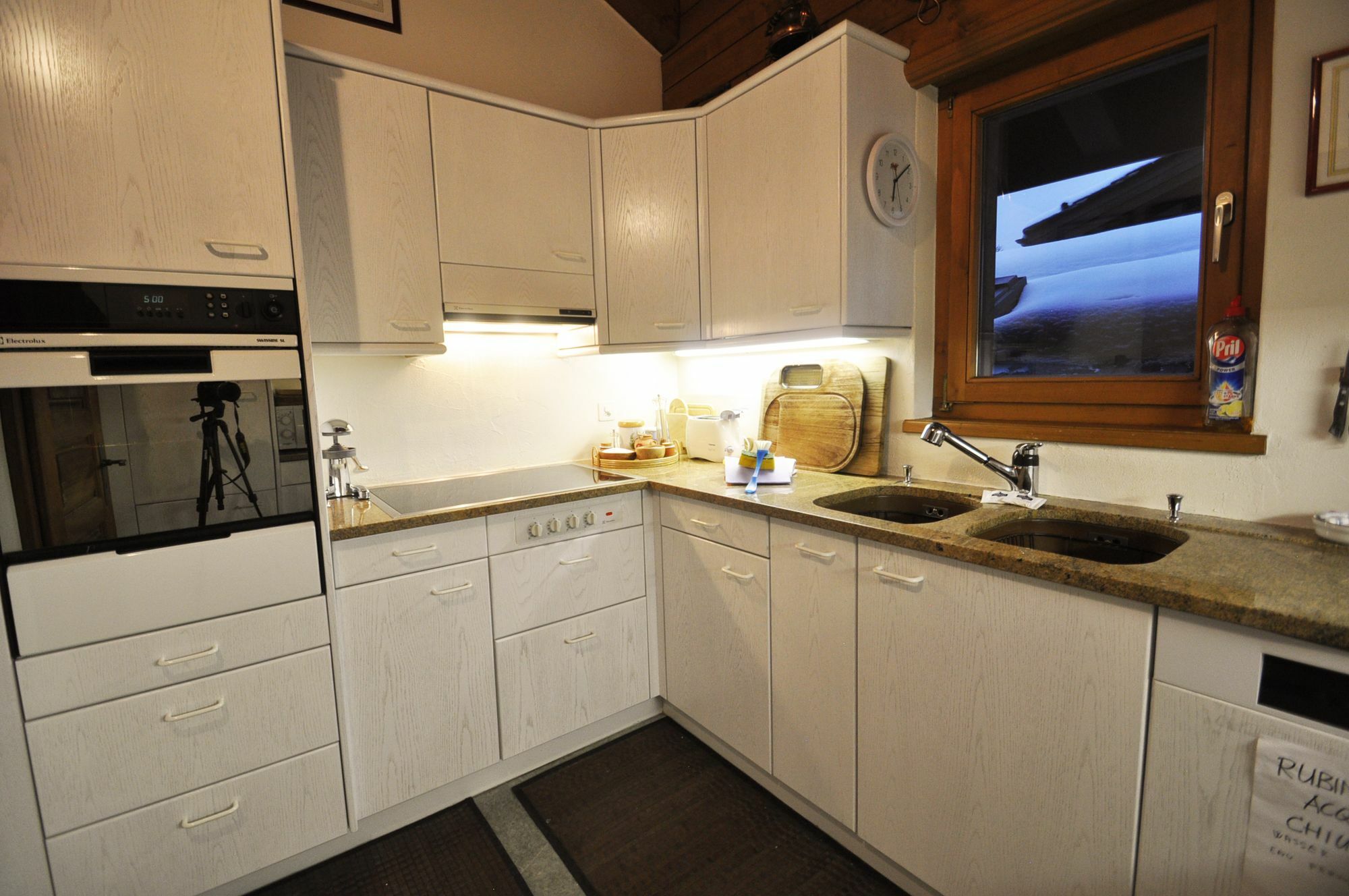 Haus Tiefbach - Apartment Cervino Zermatt Exteriör bild