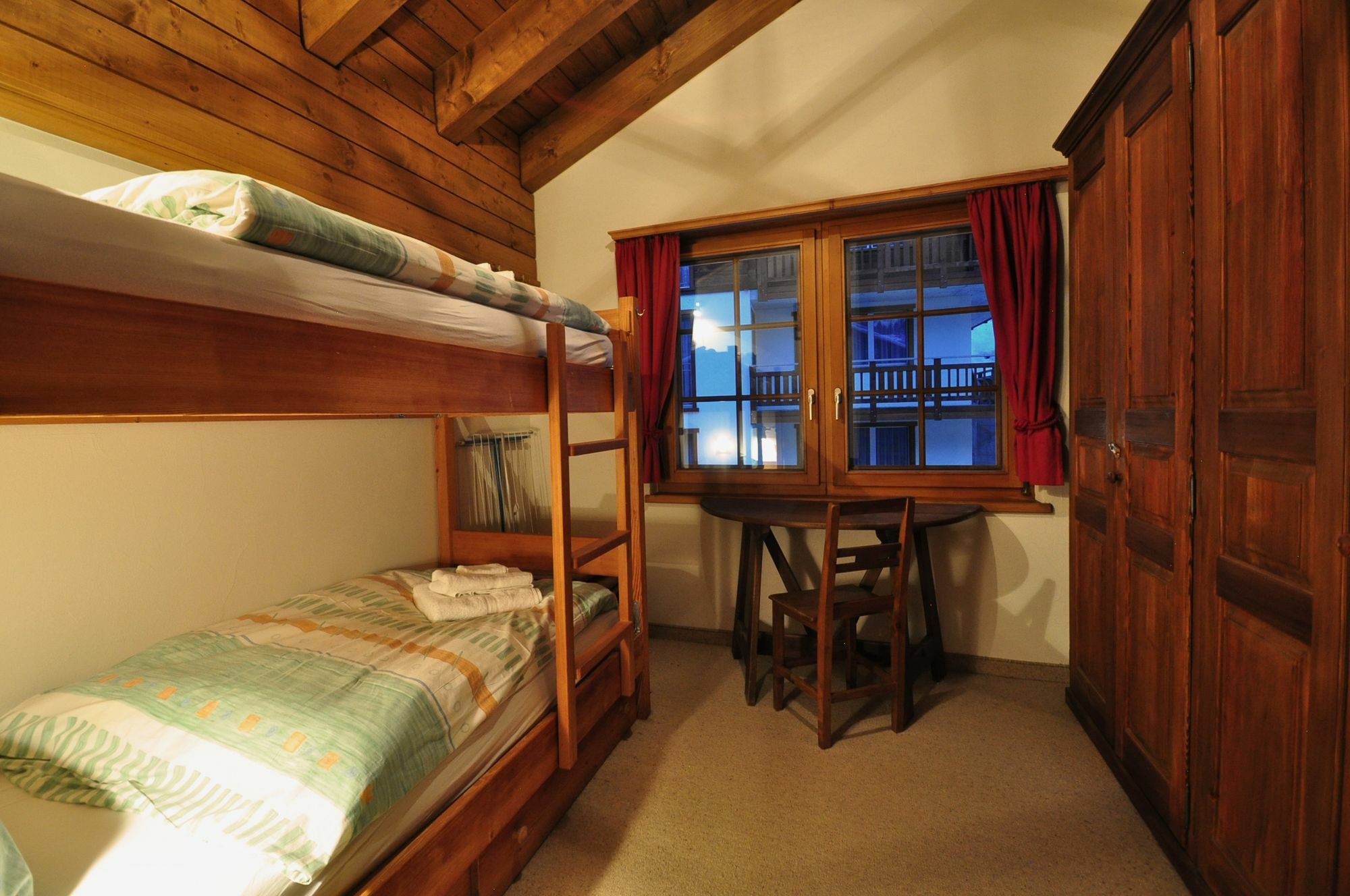 Haus Tiefbach - Apartment Cervino Zermatt Exteriör bild