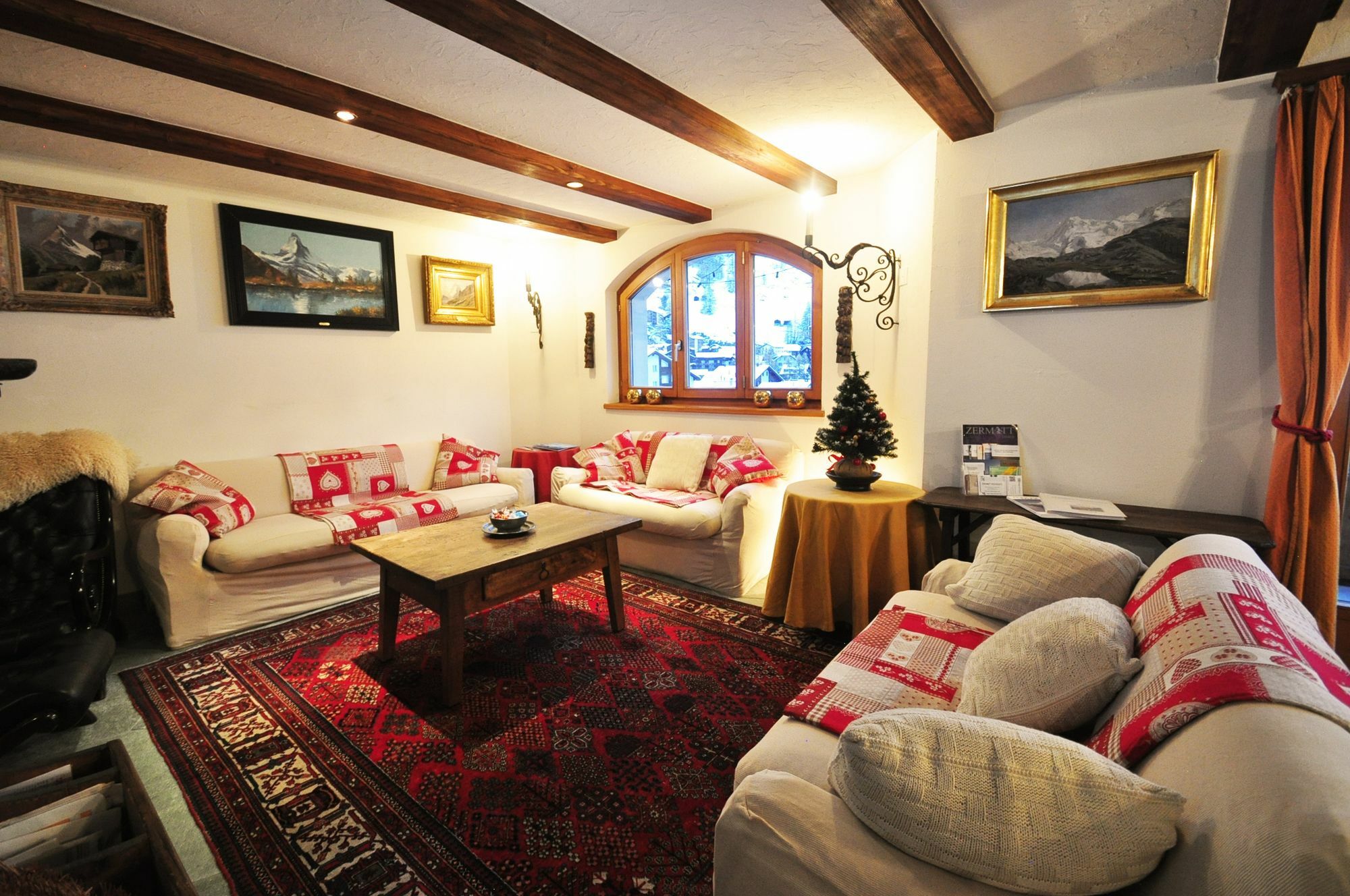 Haus Tiefbach - Apartment Cervino Zermatt Exteriör bild